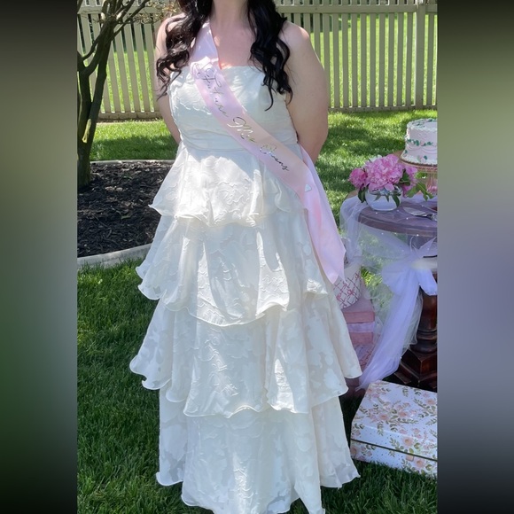 Selfie Leslie Giavana Strapless Layered Midi Dress Floral Embossed Cream - Picture 6 of 10